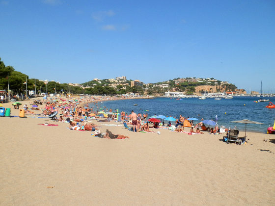 Sant Feliu de Guixols town beach and port