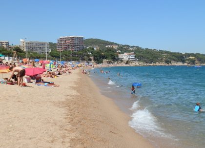 Beach at Platja dAro looking north