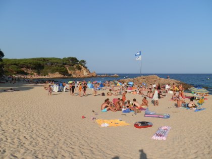 Beach of Sa Conca in sAgaro Costa Brava - rockier left side