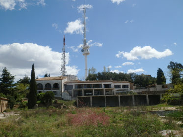 Mas Nou abandoned estate centre