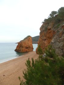 Beach of Platja del Raco between Pals and Begur