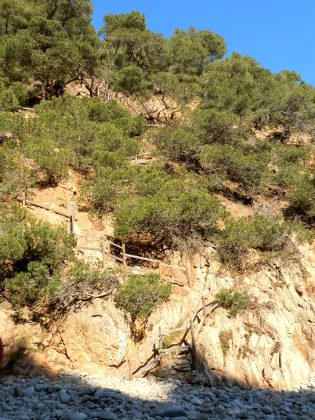 Tamariu path to Cala Pedrosa with barriers